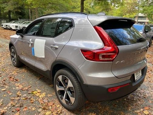 2026 Volvo XC40 B5 Plus