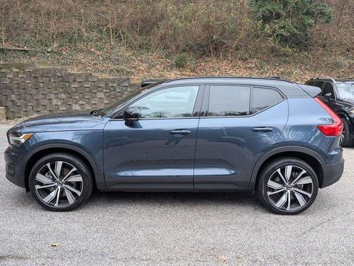 2022 Volvo XC40 Recharge Pure Electric P8 Twin Ultimate