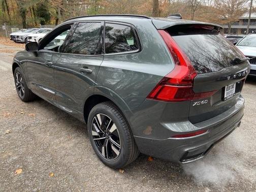 2026 Volvo XC60 B5 Plus