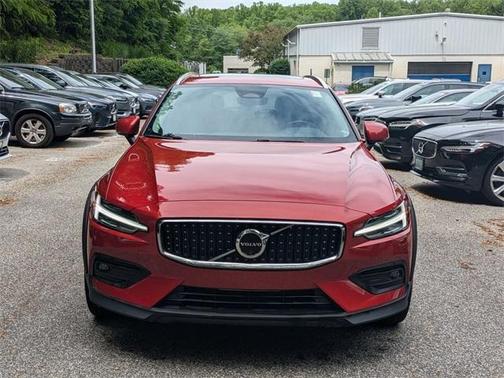 2024 Volvo V60 Cross Country B5 Plus