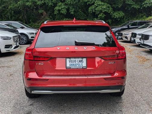 2024 Volvo V60 Cross Country B5 Plus