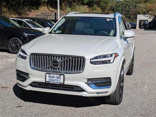 2024 Volvo XC90 B6 Plus Bright Theme 6-Seater