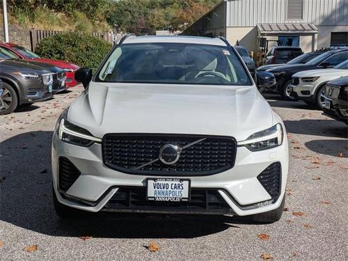 2023 Volvo XC60 B5 Plus Dark Theme