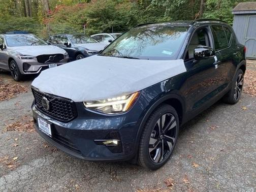 2026 Volvo XC40 B5 Ultra