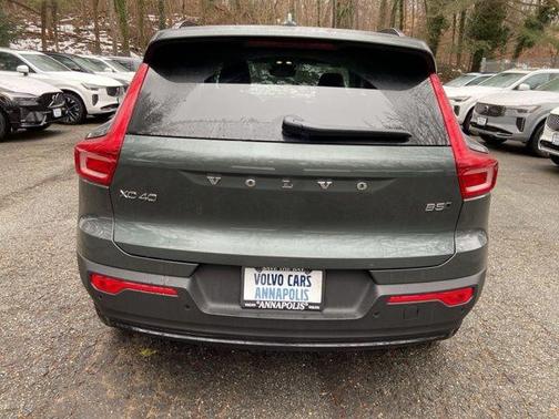 2026 Volvo XC40 B5 Plus