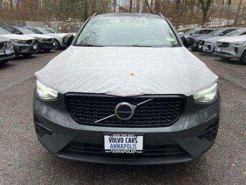 2026 Volvo XC40 B5 Plus