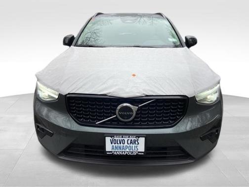2026 Volvo XC40 B5 Plus
