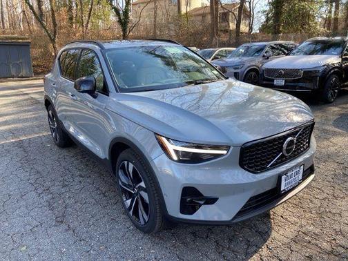 2026 Volvo XC40 B5 Ultra