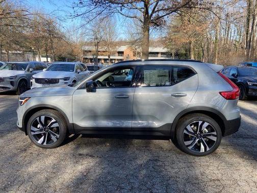 2026 Volvo XC40 B5 Ultra