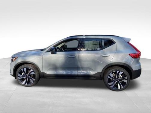 2026 Volvo XC40 B5 Ultra