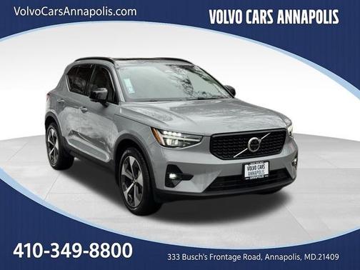 2024 Volvo XC40 B5 Plus Dark Theme