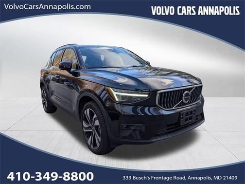 2024 Volvo XC40 B5 Ultimate Bright Theme