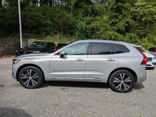 2022 Volvo XC60 B5 Inscription