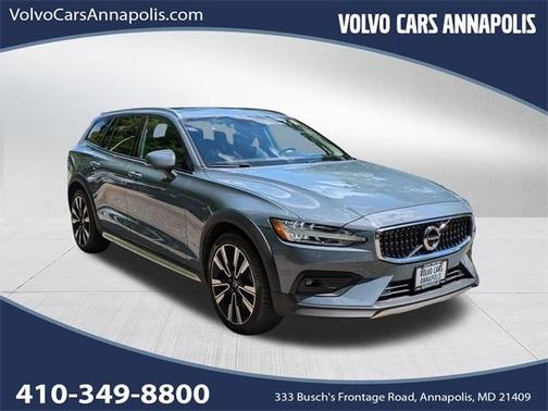 2022 Volvo V60 Cross Country T5