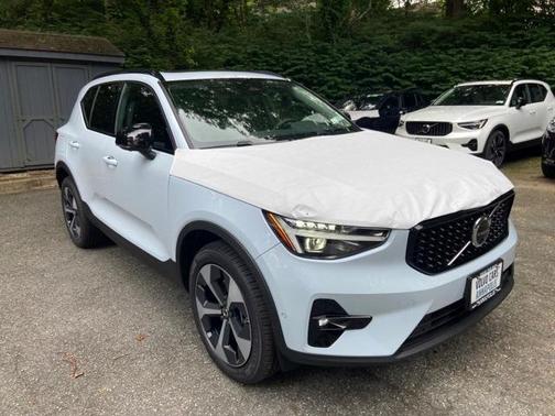 2026 Volvo XC40