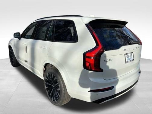 2026 Volvo XC90 Plug-In Hybrid T8 Ultra Dark Theme 7-Seater