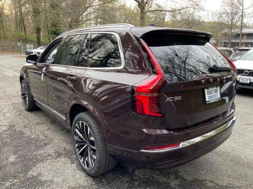 2025 Volvo XC90 Plug-In Hybrid T8 Plus 6-Seater
