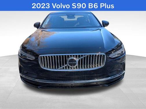 2023 Volvo S90 B6 Plus