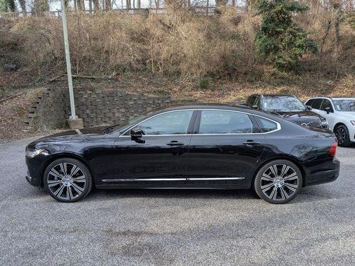 2023 Volvo S90 B6 Plus