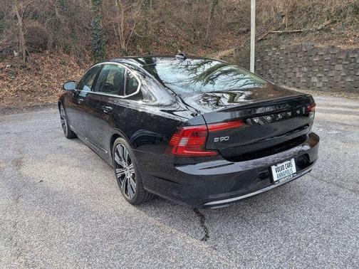 2023 Volvo S90 B6 Plus