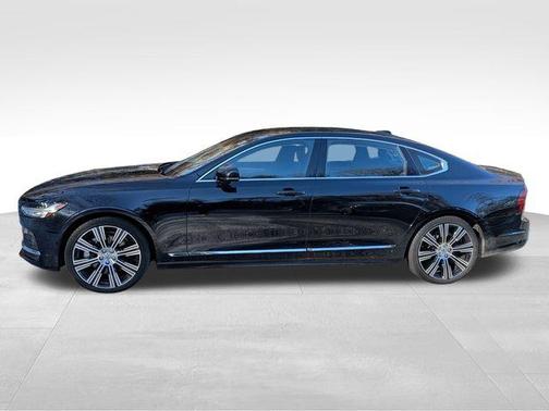 2023 Volvo S90 B6 Plus