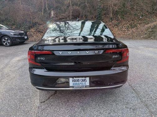 2023 Volvo S90 B6 Plus