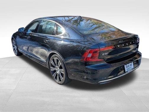 2023 Volvo S90 B6 Plus