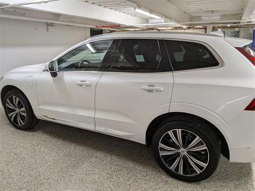 2022 Volvo XC60 Recharge Plug-In Hybrid T8 Inscription