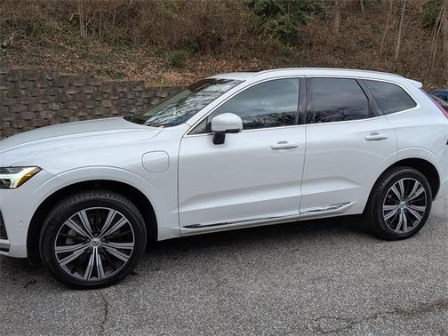 2022 Volvo XC60 Recharge Plug-In Hybrid T8 Inscription