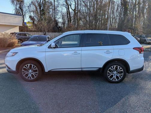 2016 Mitsubishi Outlander ES