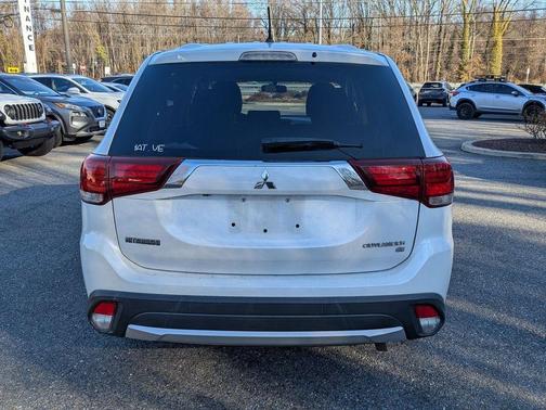 2016 Mitsubishi Outlander ES