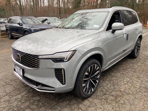 2026 Volvo XC90 B6 Plus 7-Seater