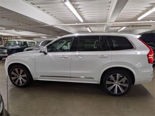 2024 Volvo XC90 Recharge Plug-In Hybrid T8 Plus Bright Theme 7 Passenger