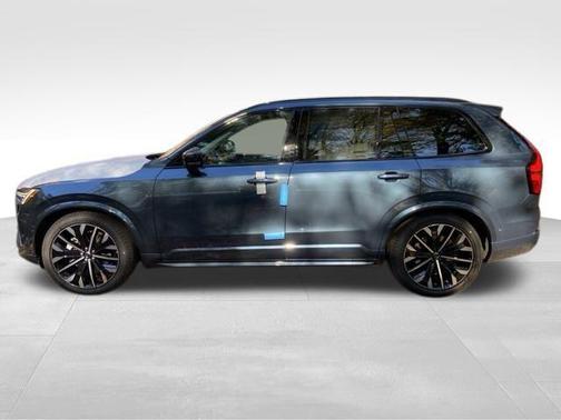 2026 Volvo XC90 B6 Ultra Dark Theme 7-Seater