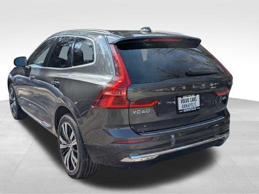 2023 Volvo XC60 B5 Plus Bright Theme