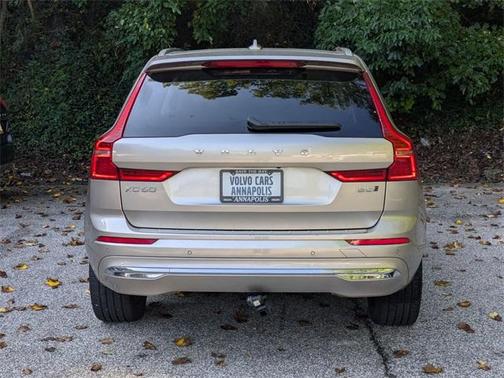 2023 Volvo XC60 B5 Ultimate Bright Theme