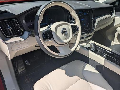 2024 Volvo XC60 B5 Plus Dark Theme
