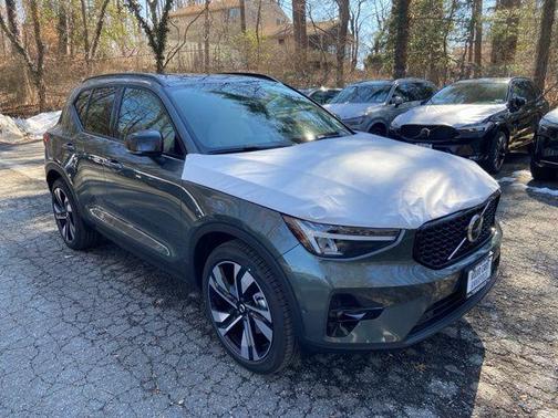 2026 Volvo XC40 B5 Plus