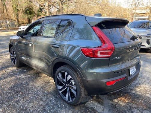 2026 Volvo XC40 B5 Plus