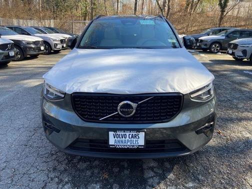 2026 Volvo XC40 B5 Plus