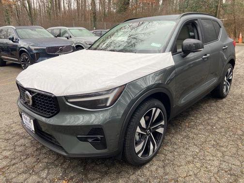 2026 Volvo XC40 B5 Ultra
