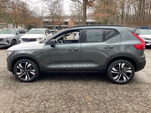 2026 Volvo XC40 B5 Ultra