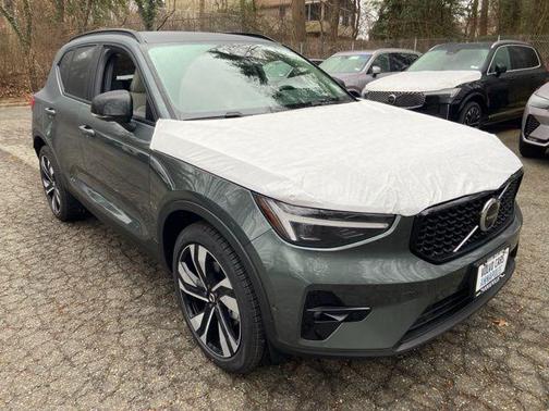 2026 Volvo XC40 B5 Ultra