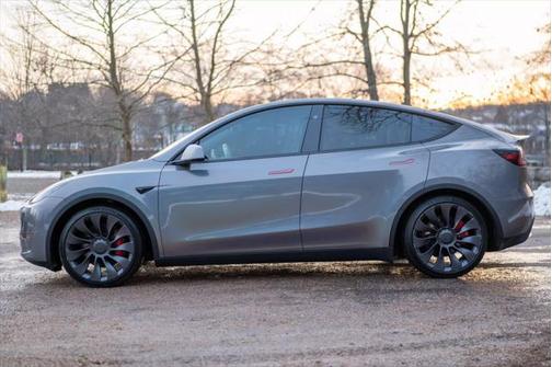 2024 Tesla Model Y Performance Dual Motor All-Wheel Drive