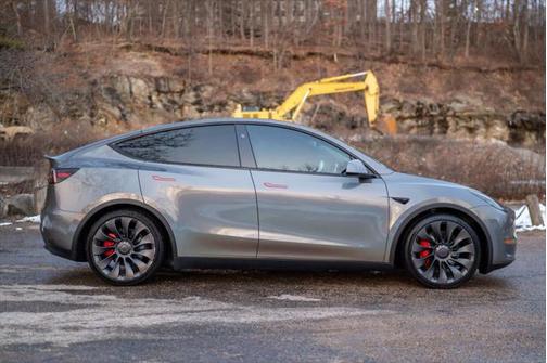 2024 Tesla Model Y Performance Dual Motor All-Wheel Drive