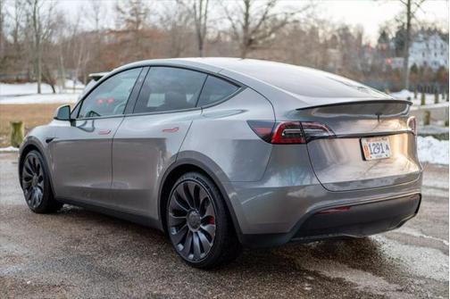2024 Tesla Model Y Performance Dual Motor All-Wheel Drive