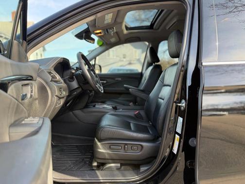 2020 Honda Pilot Touring 8-Passenger