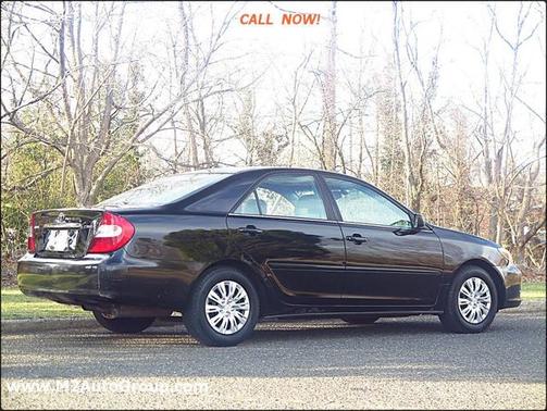 2004 Toyota Camry LE