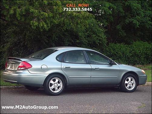 2006 Ford Taurus SE