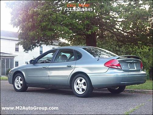 2006 Ford Taurus SE